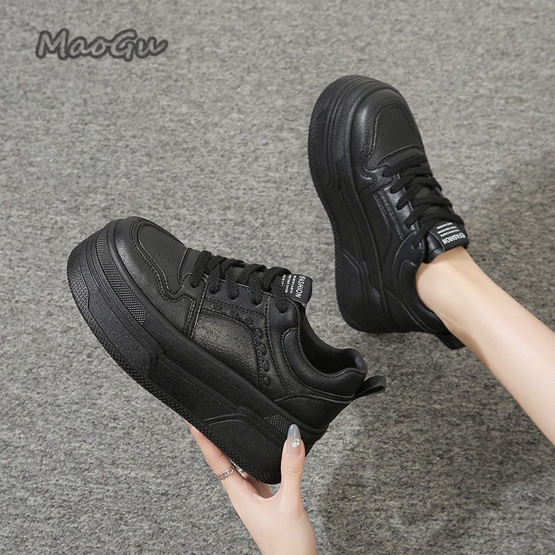 Białe sneakersy na platformie  – Guipure Lace Panel recenzja i cena